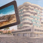Edificio moderno in primo piano con tablet che mostra il mare, opera di Alessandro Danzini