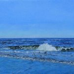 Dipinto di Soletti con onda solitaria nell’azzurro intenso che si infrange sulla riva, titolo La Vague