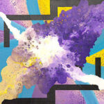 Opera astratta di Fra Jo con struttura geometrica giallo‑blu e colata diagonale viola‑bianca; simbolo di apertura, incontro e accoglienza spirituale